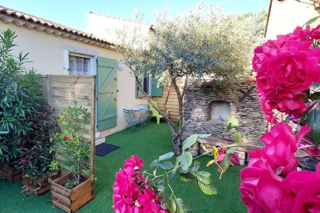 Gite De L'Olivier, Classe, Climatise, Jardin Avec Parking Gratuit Devant Le Logement Et A 5 Minutes Du Centre-Ville A Pied LʼIsle-sur-la-Sorgue Exterior foto